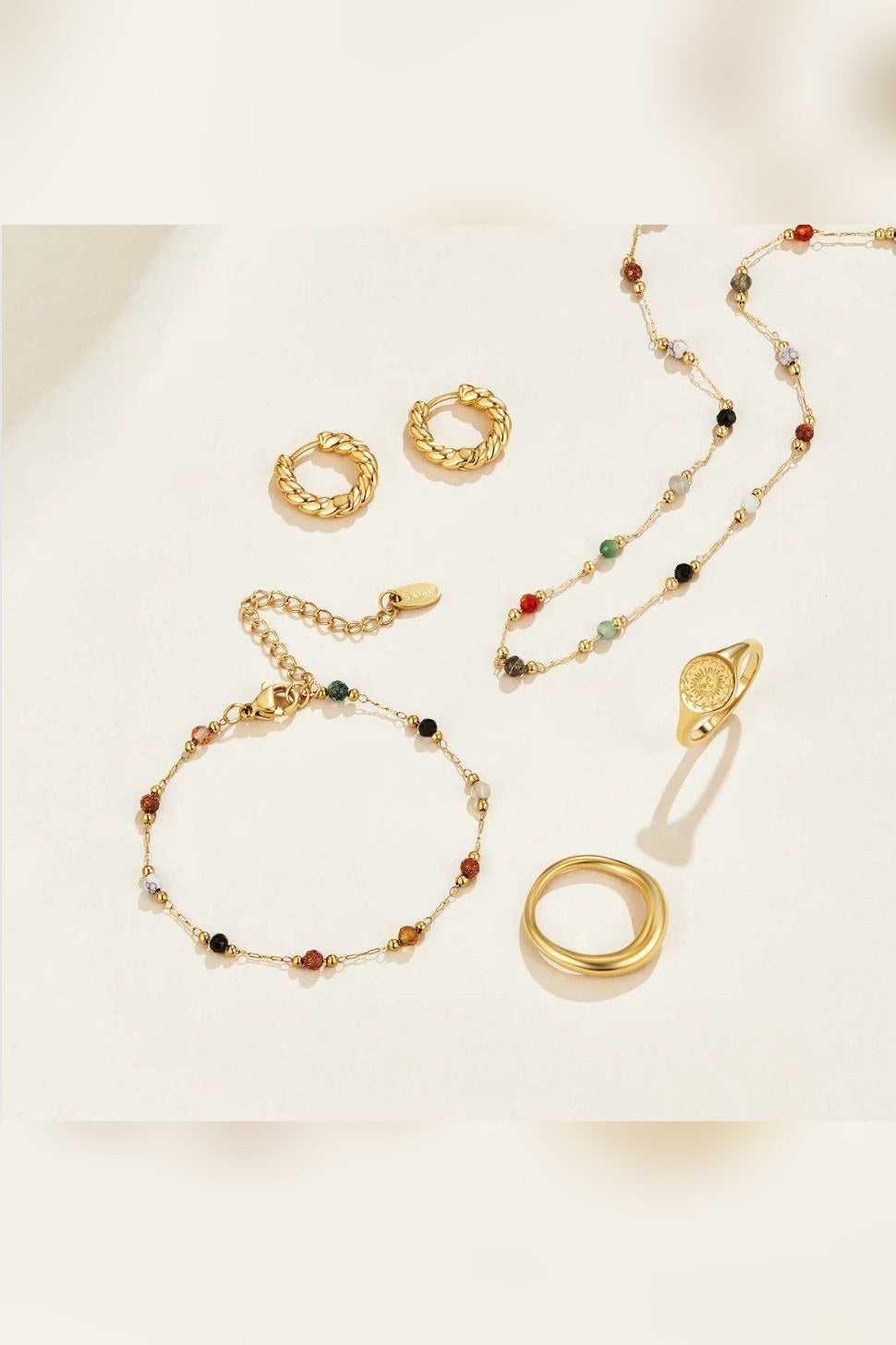 Collar fino con piedras de colores