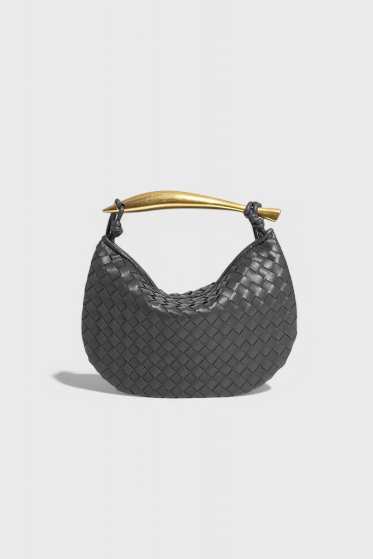 Bolso trenzado Gerda con asa metálica en marrón oscuro