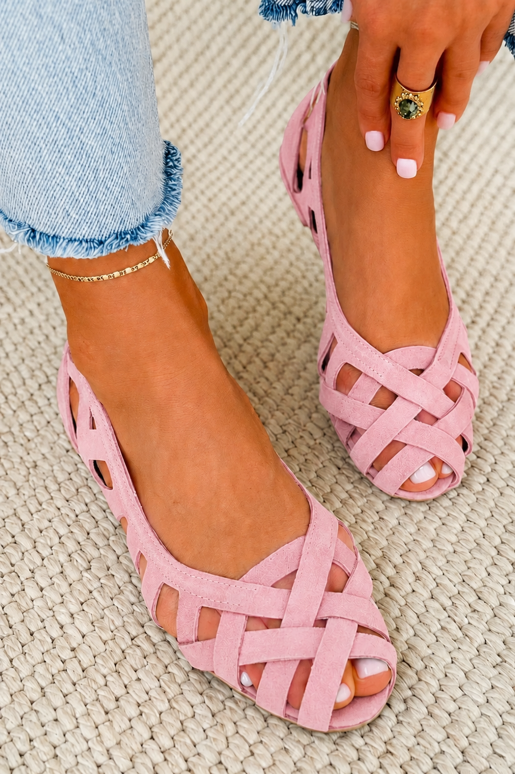 Sandalias planas de tiras trenzadas en rosa