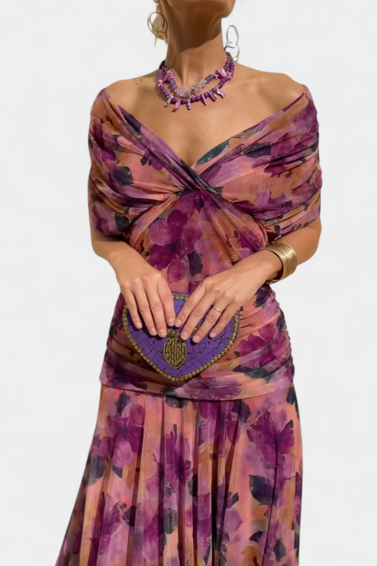 Vestido largo con escote de pico en morado