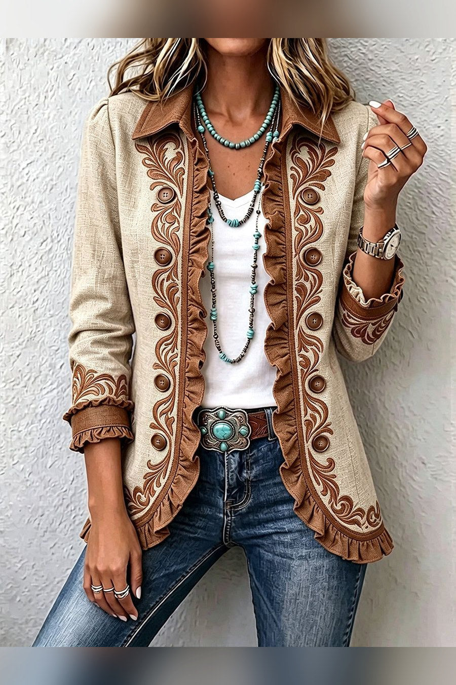 Chaqueta floral bordada con volantes en beige