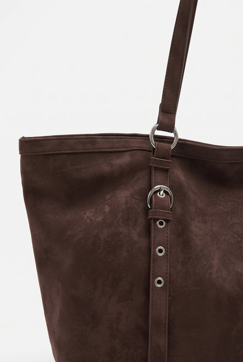 Bolso de hombro de ante con hebilla en marrón