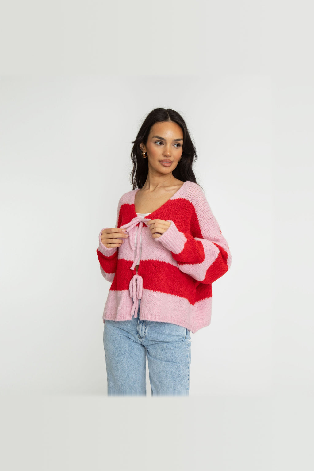 Cárdigan de rayas con escote de pico y lazada en rojo