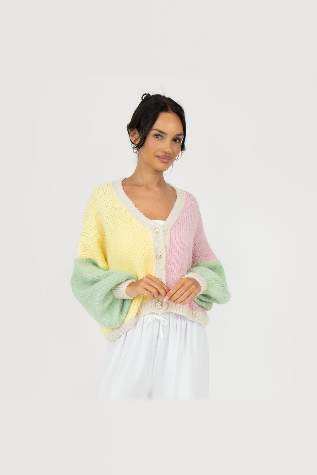 Cárdigan oversize aterciopelado en tonos pastel en pastel verano
