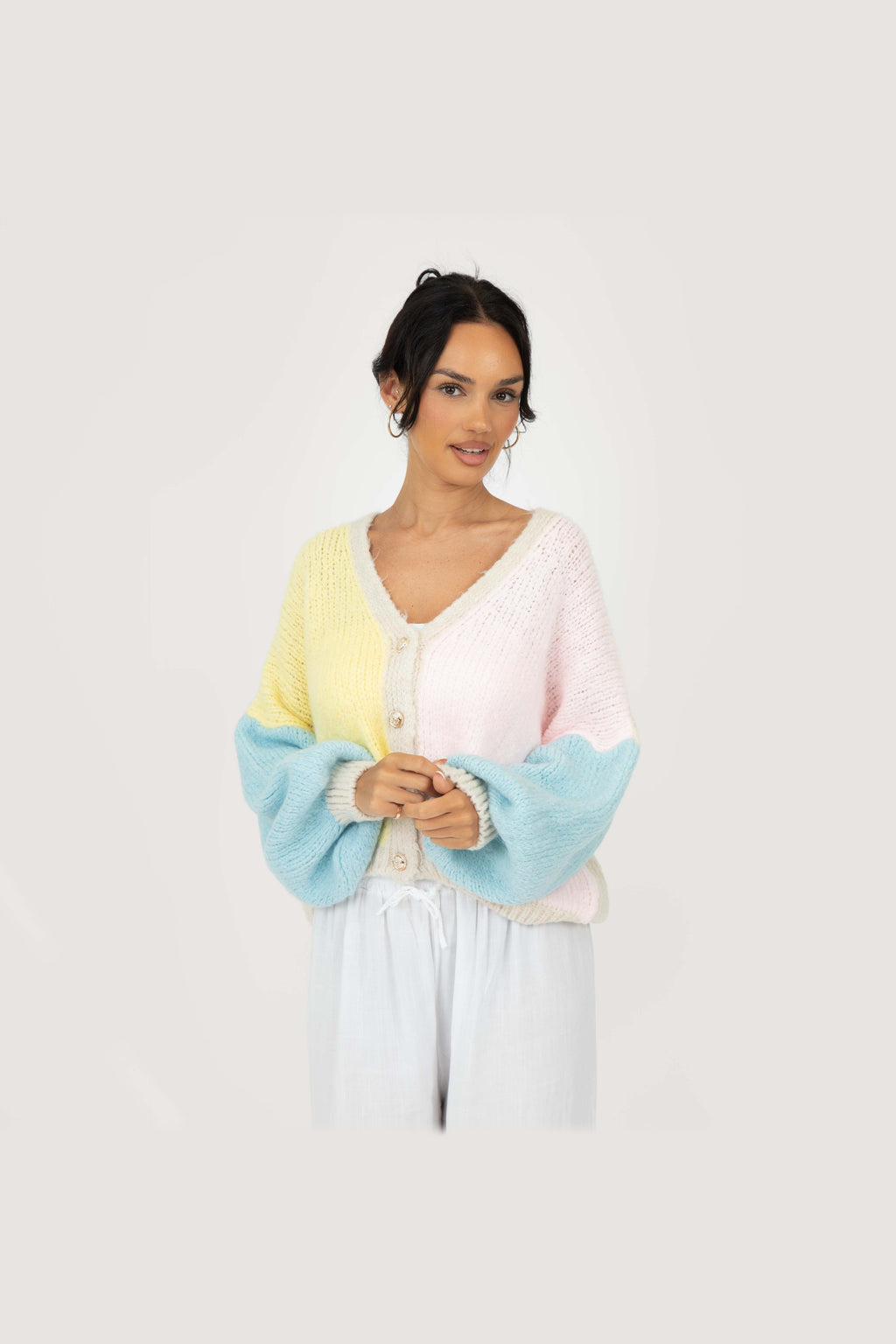 Cárdigan oversize aterciopelado en tonos pastel en pastel verano