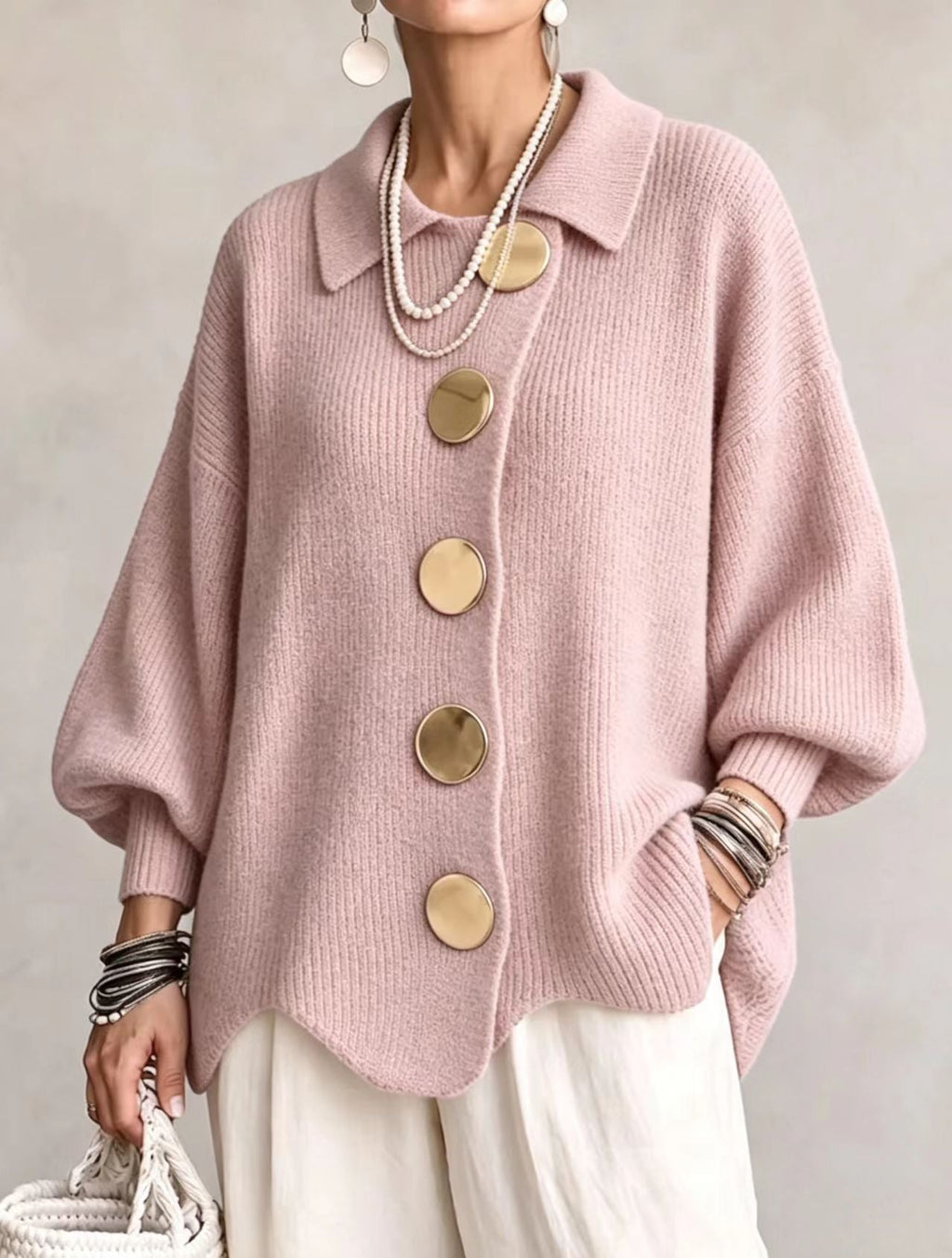 Cárdigan oversize con cuello y botones metálicos en rosa empolvado