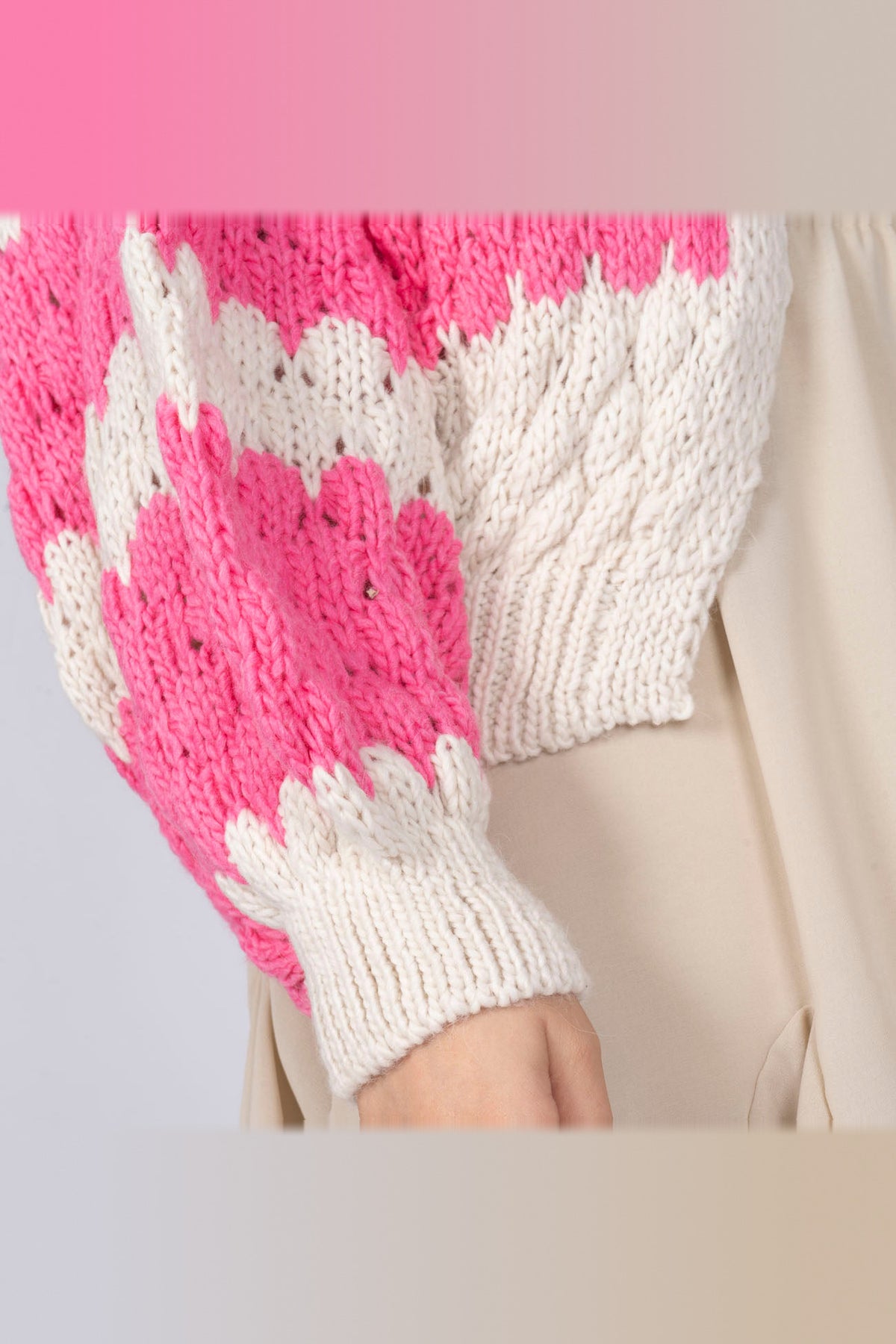 Cárdigan oversize con estampado de ondas en fucsia
