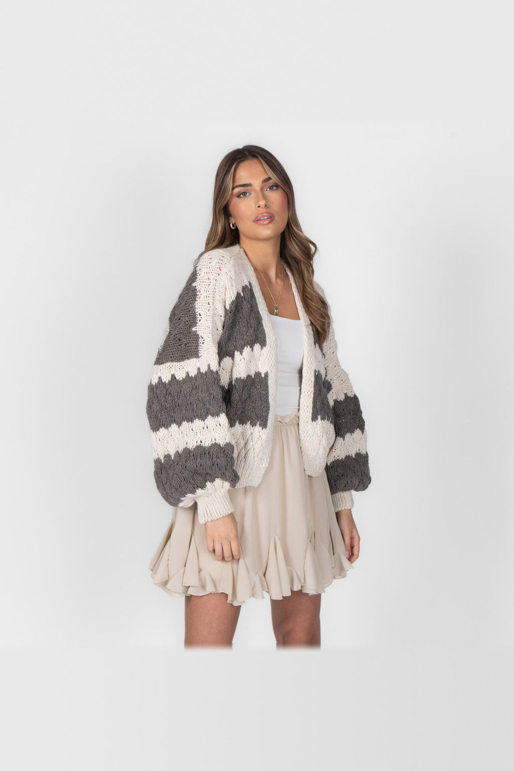 Cárdigan oversize con estampado de ondas en gris oscuro