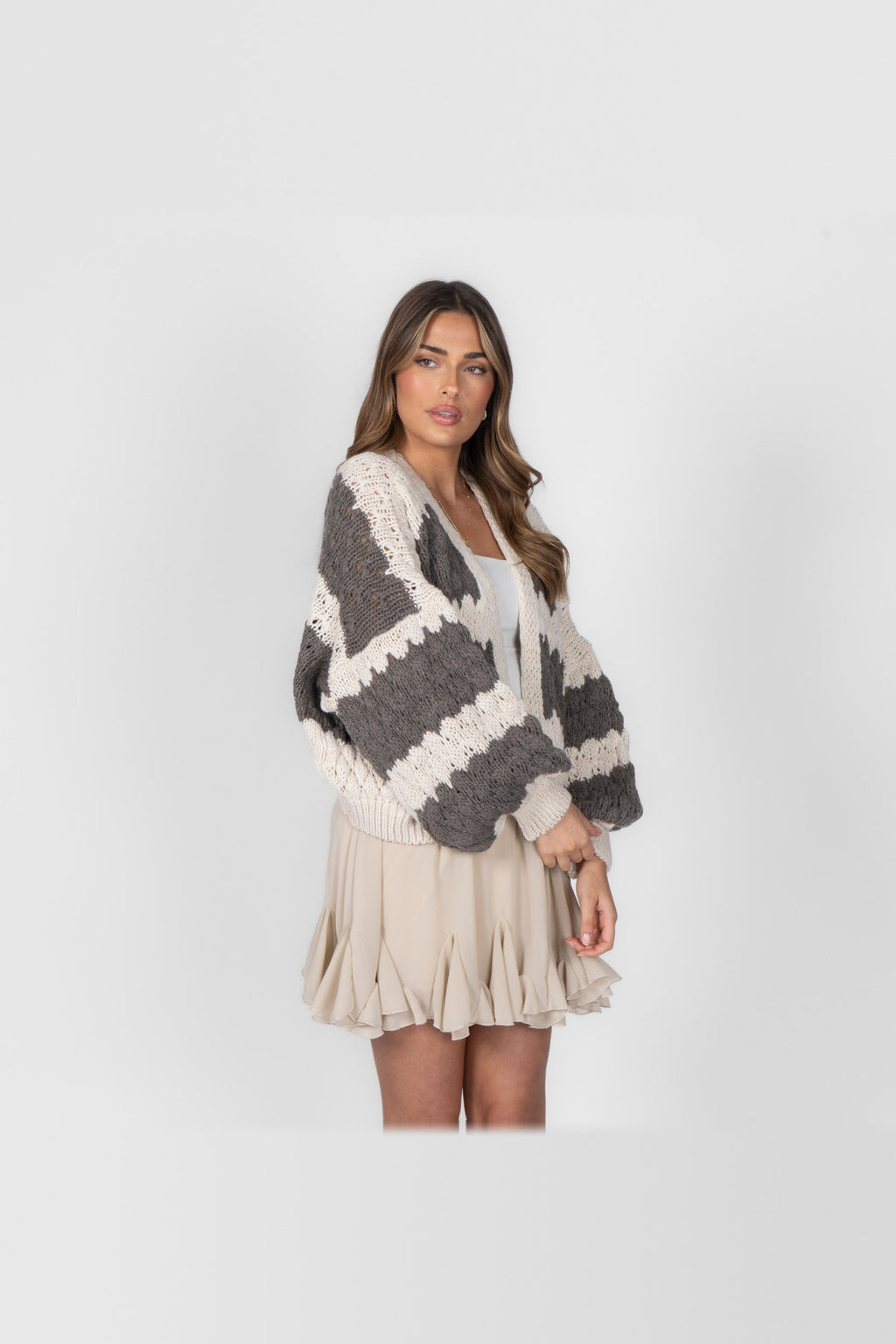 Cárdigan oversize con estampado de ondas en gris oscuro