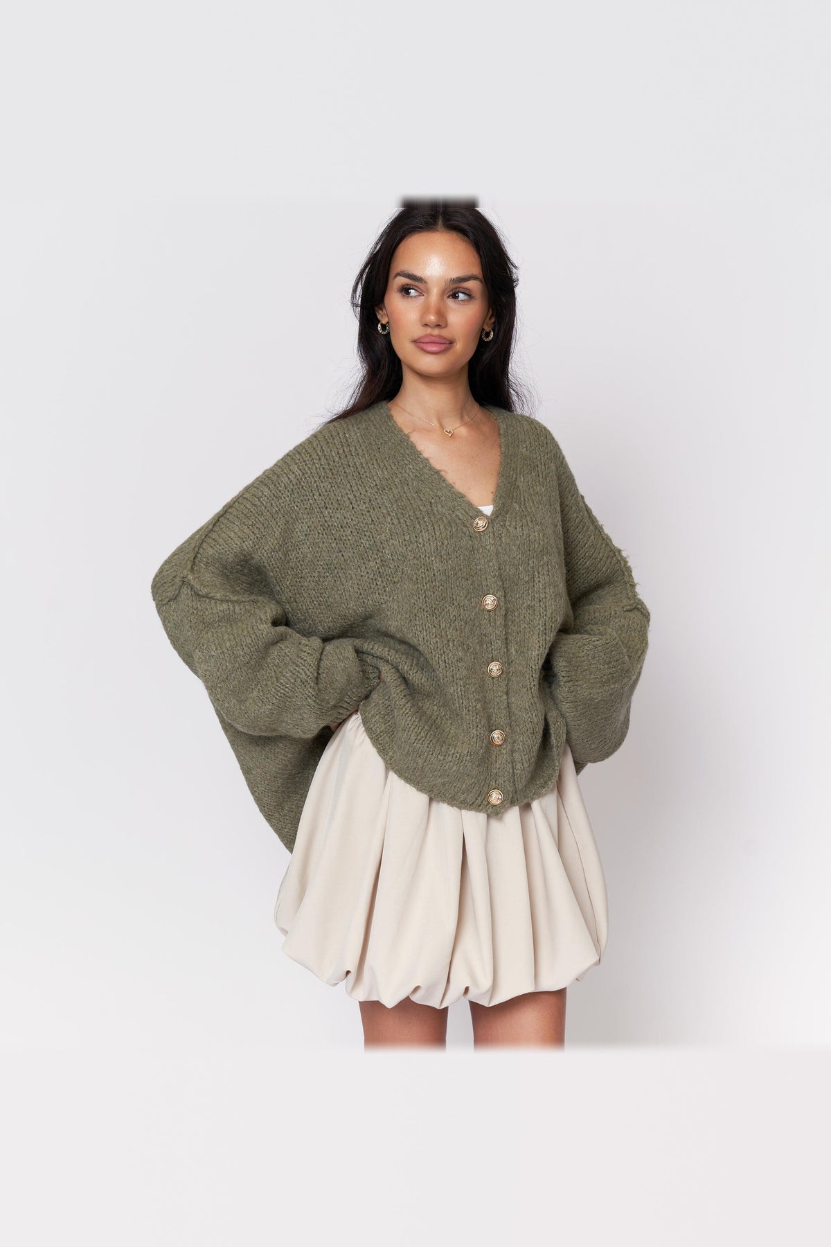 Cárdigan oversize de punto con escote de pico en verde oliva