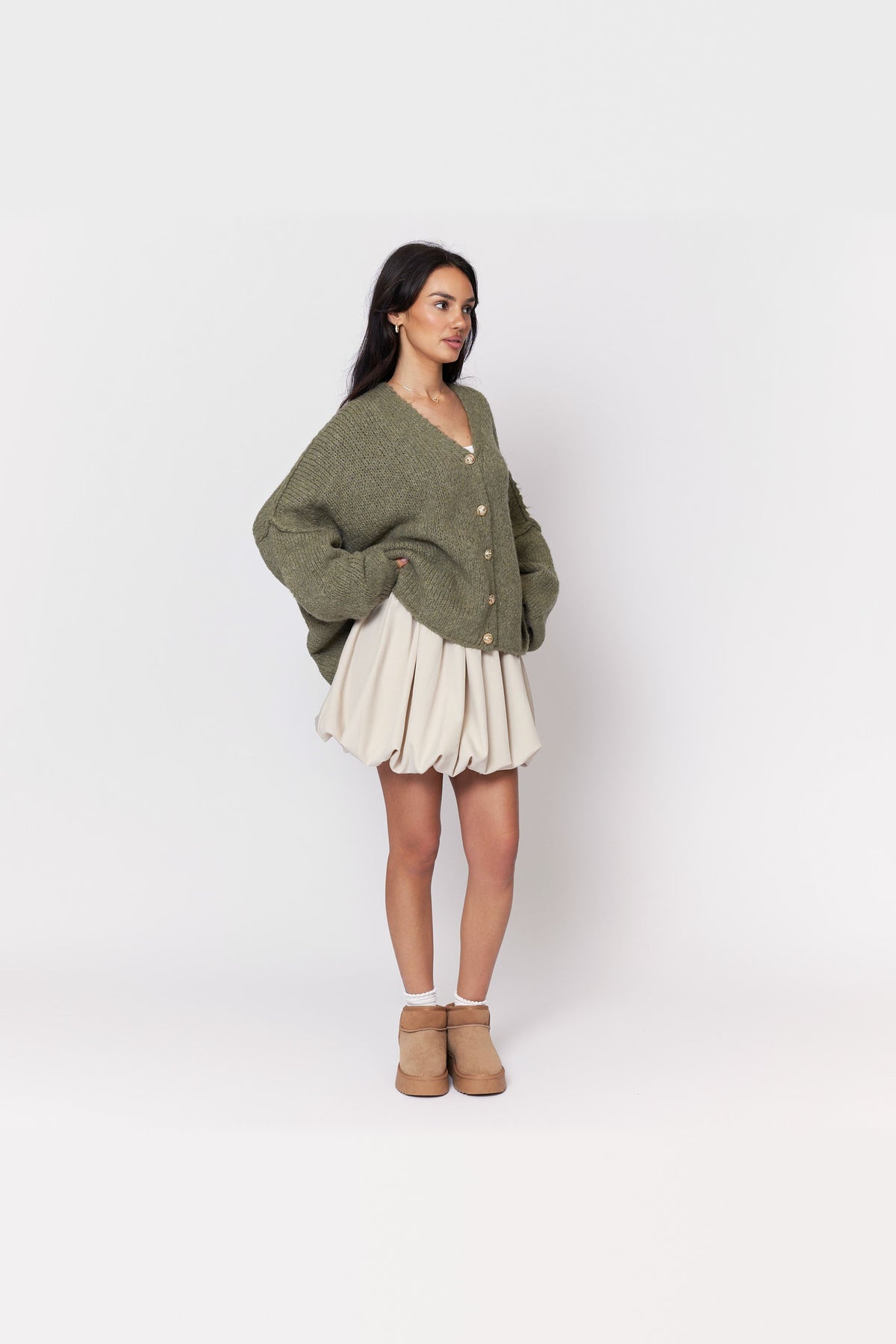 Cárdigan oversize de punto con escote de pico en verde oliva