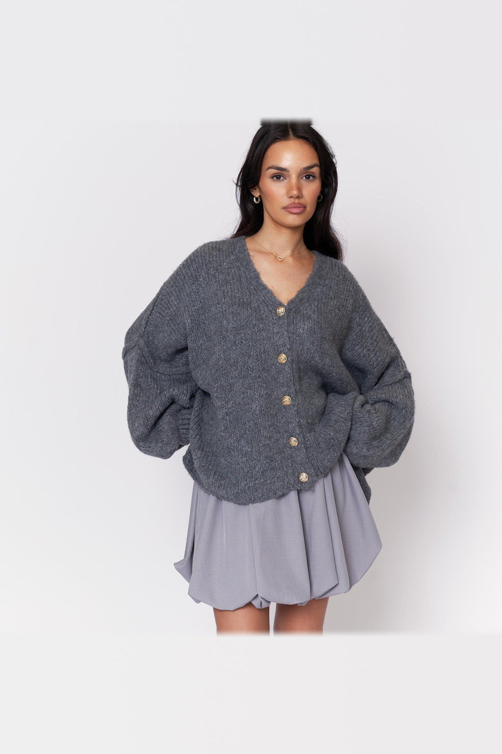 Cárdigan oversize de punto con escote de pico en gris