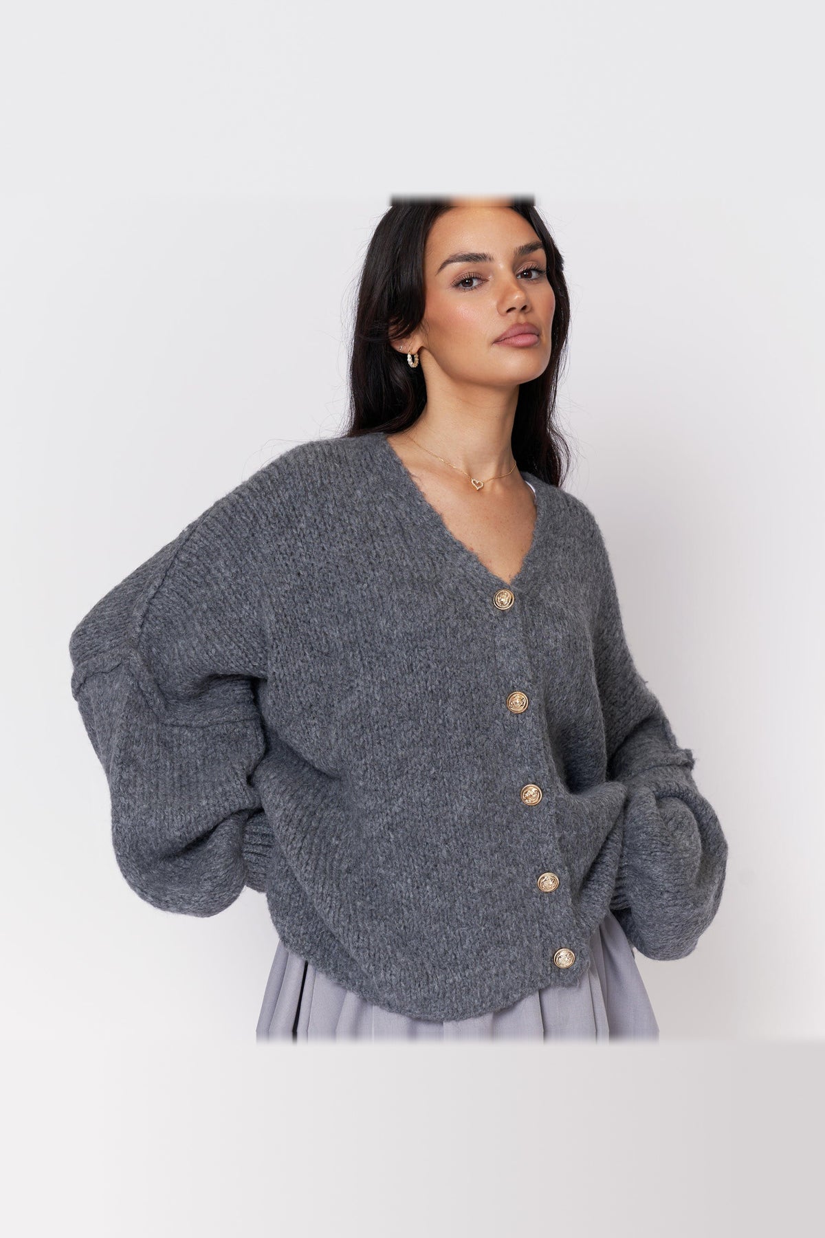 Cárdigan oversize de punto con escote de pico en gris