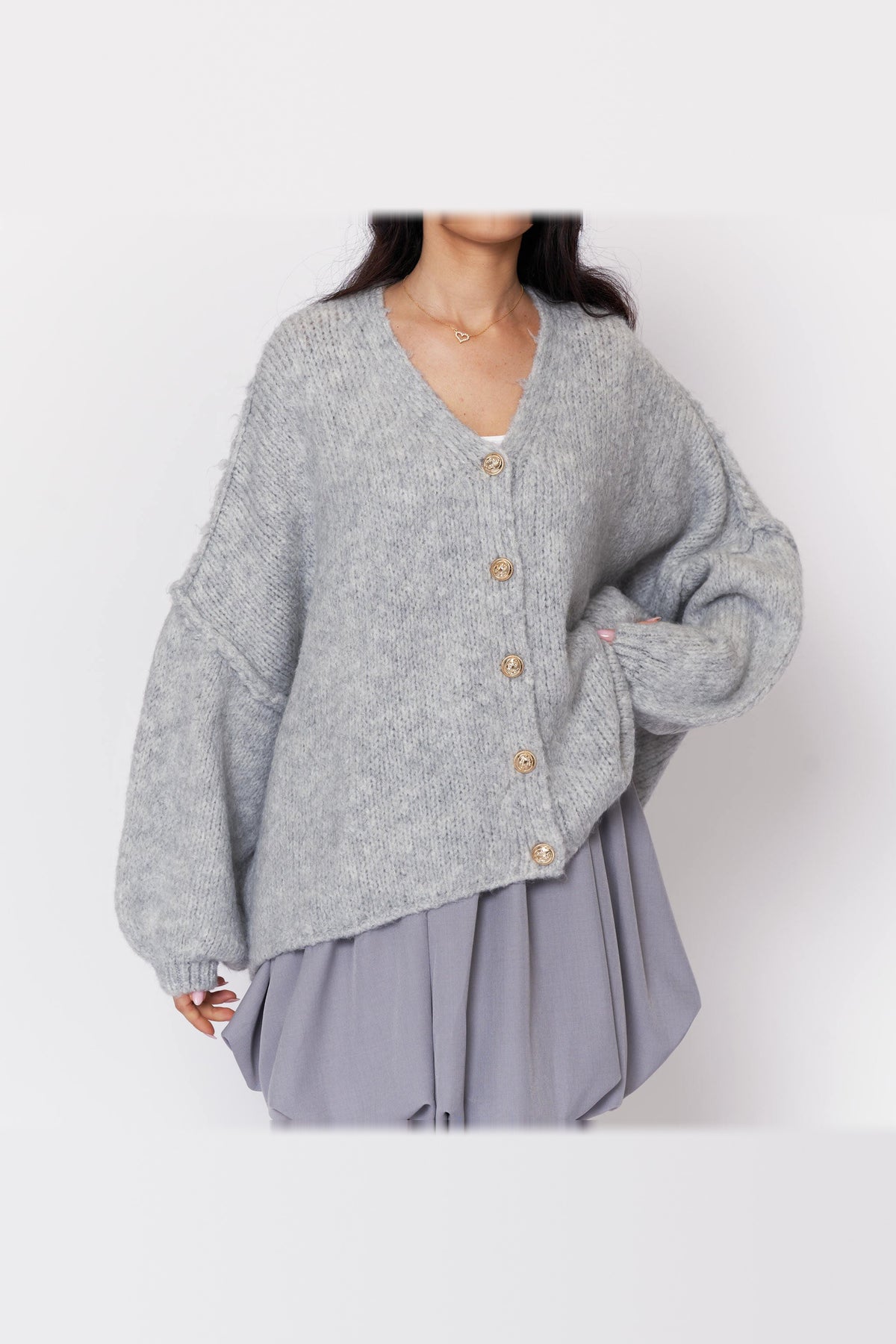Cárdigan oversize de punto con escote de pico en gris claro