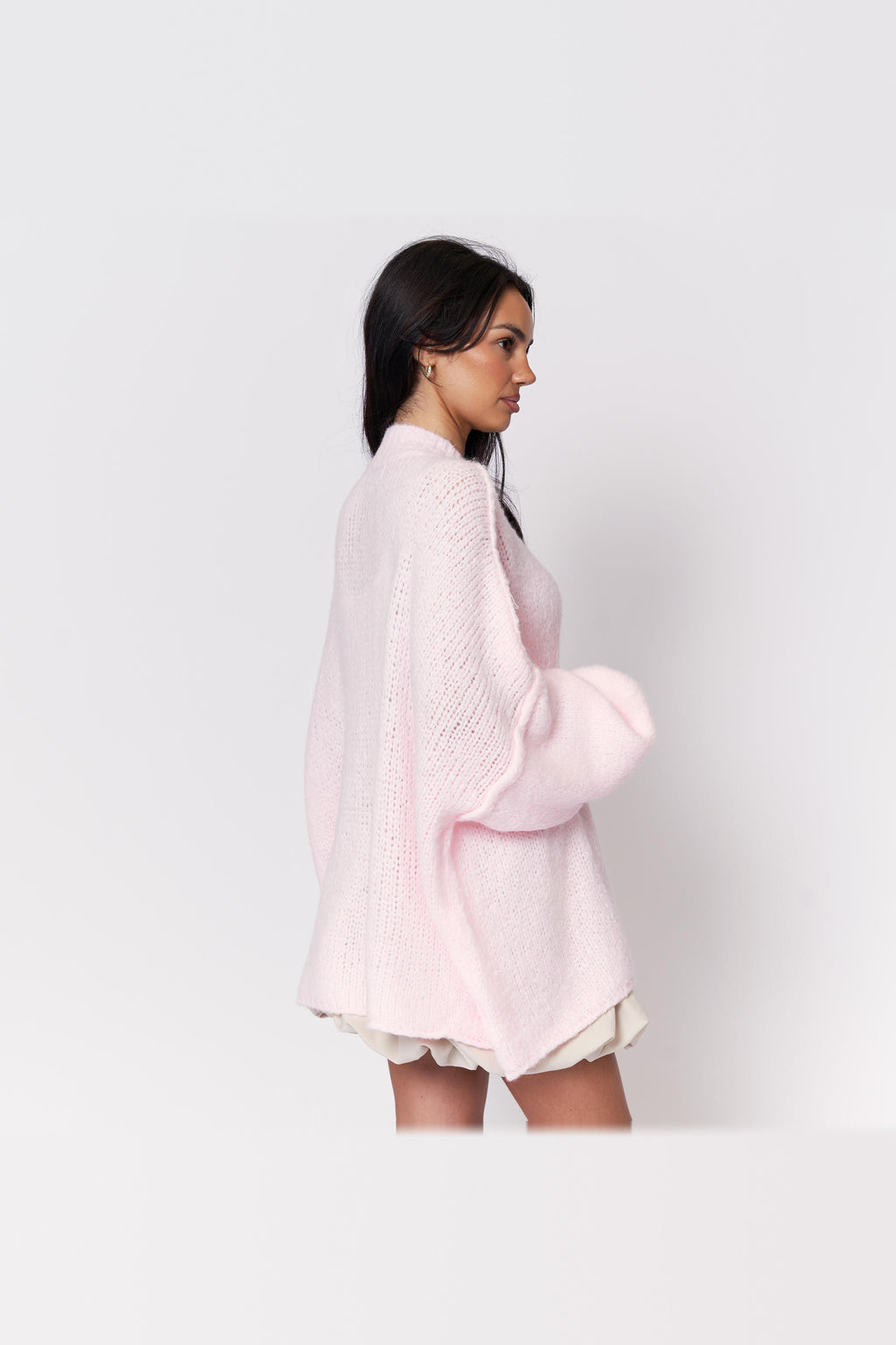 Cárdigan oversize de punto grueso con botones dorados en rosa empolvado