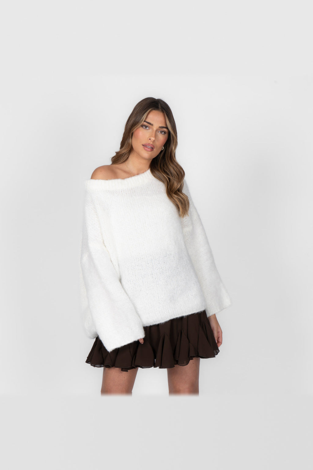 Jersey de punto con hombros al aire en blanco