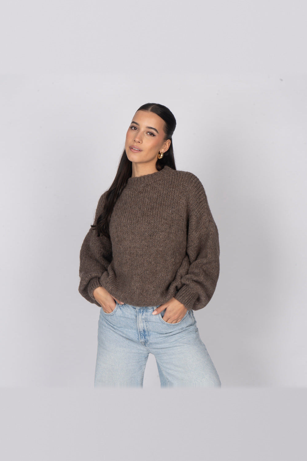 Jersey oversize de cuello redondo en marrón