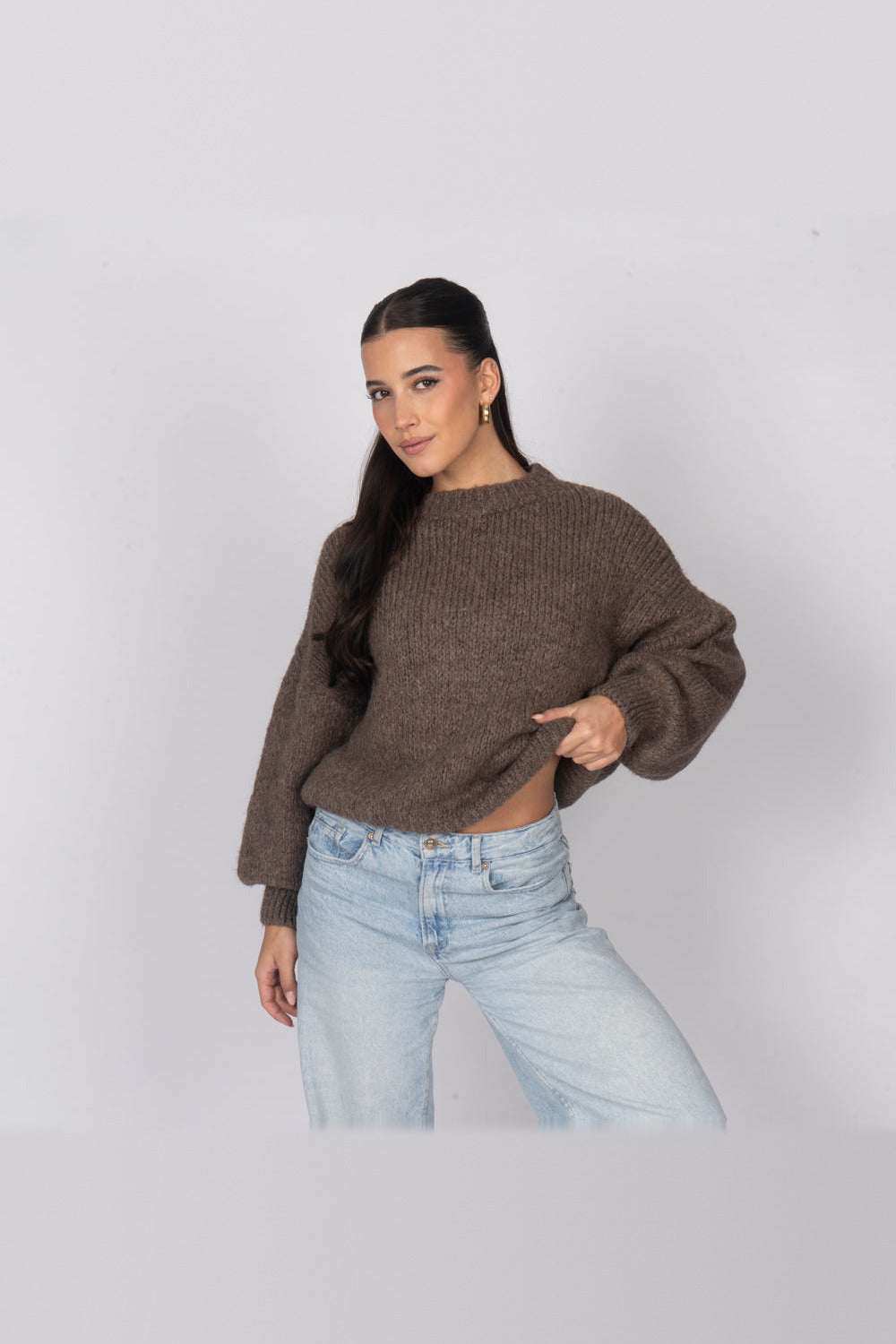 Jersey oversize de cuello redondo en marrón