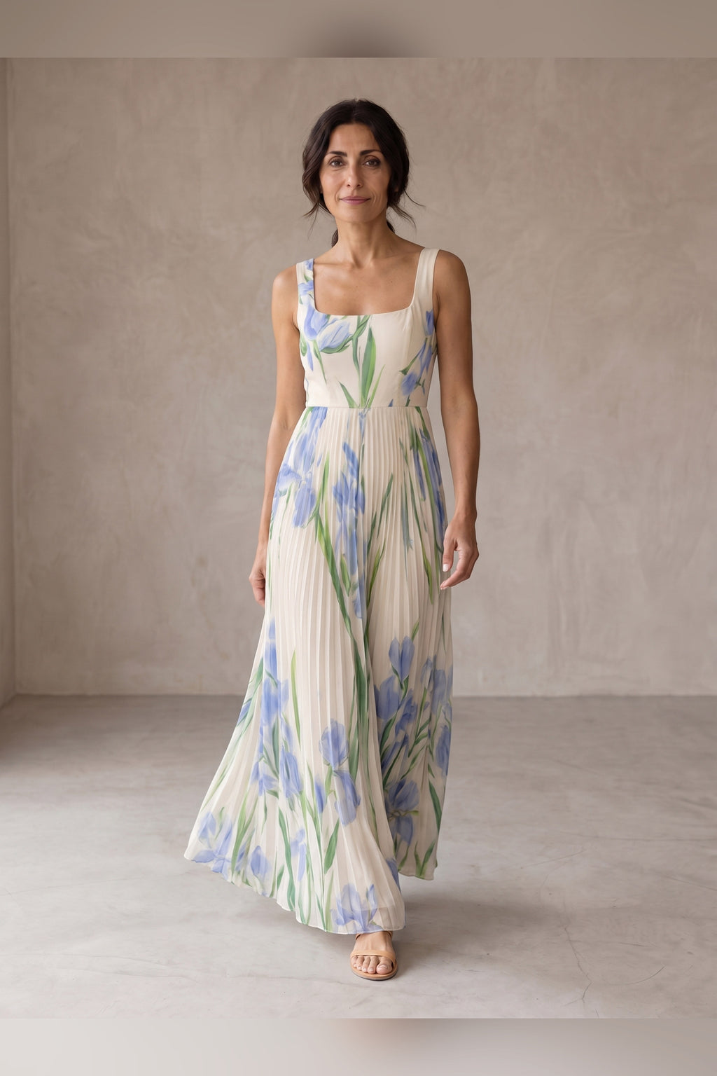 Vestido largo de línea A floral en blanco y azul