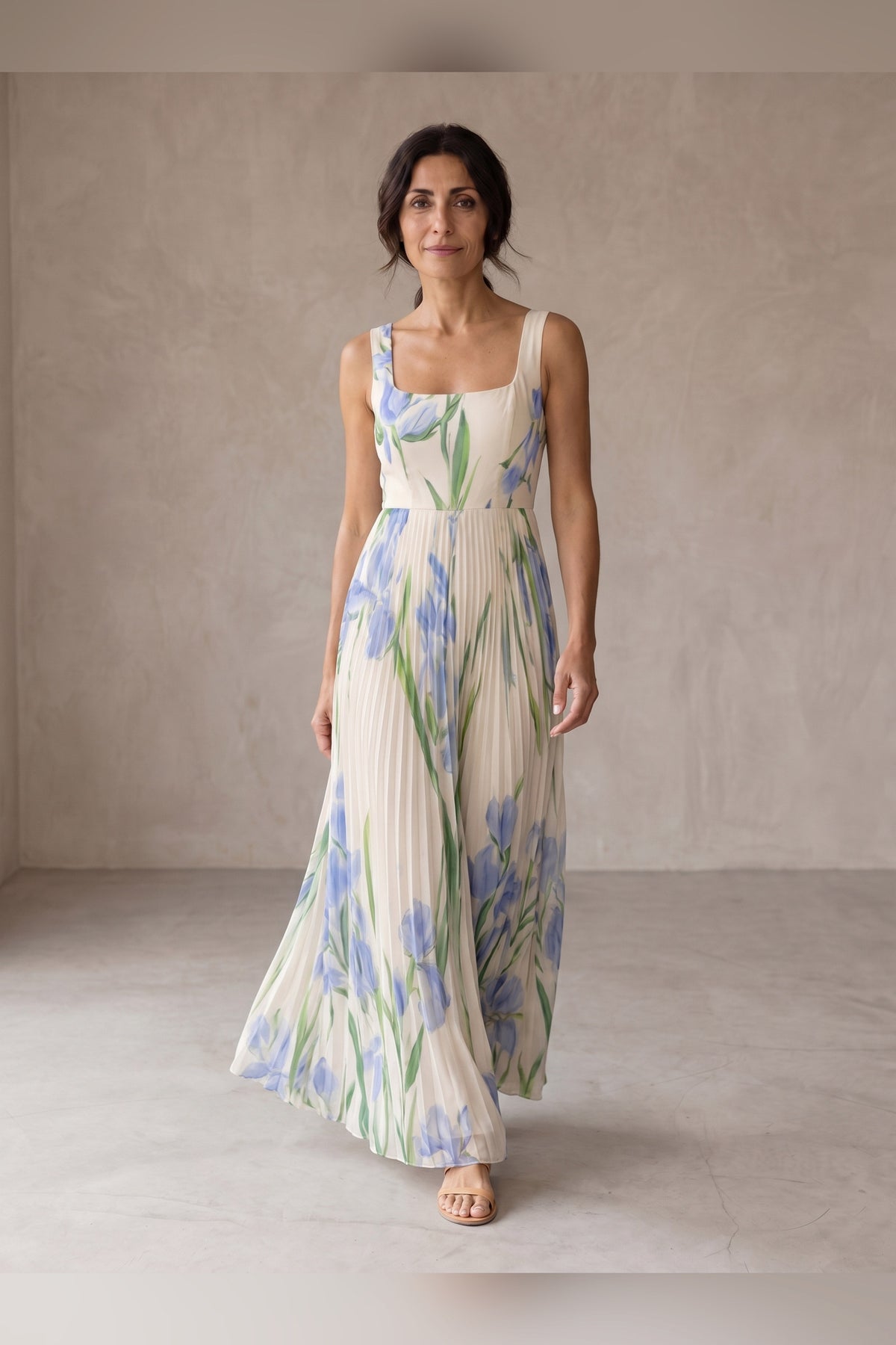 Vestido largo de línea A floral en blanco y azul