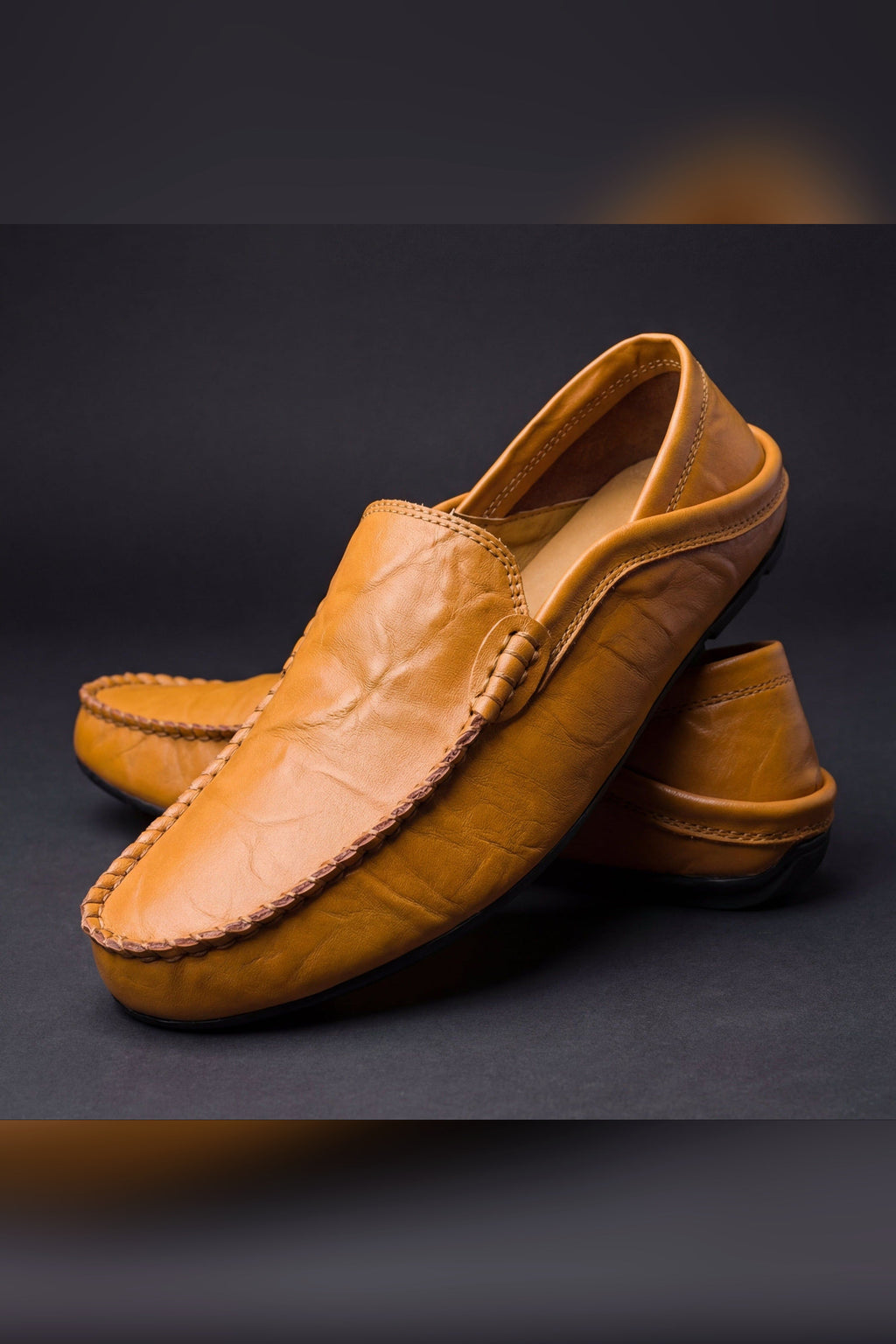Mocasín de piel artesanal en beige