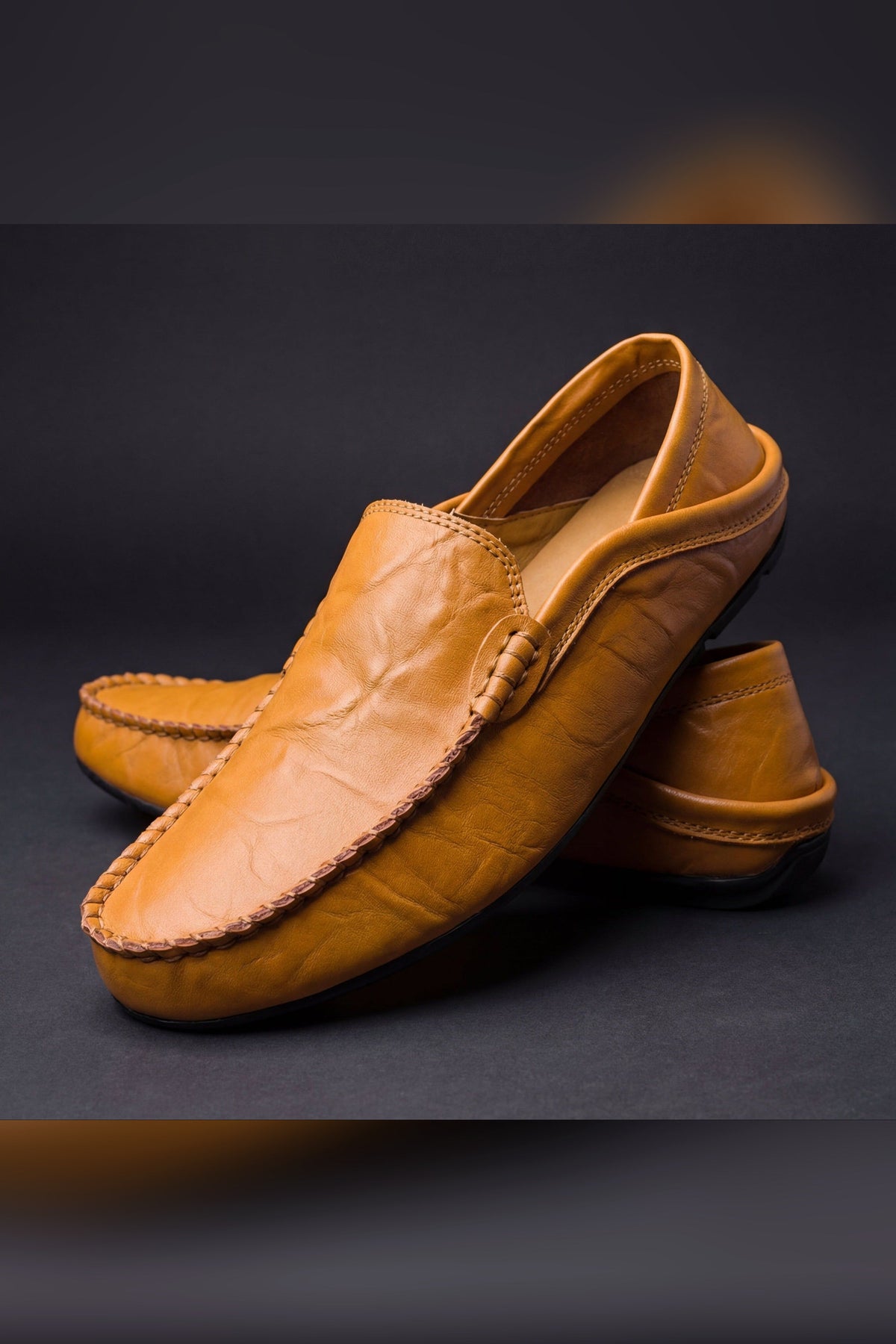 Mocasín de piel artesanal en beige