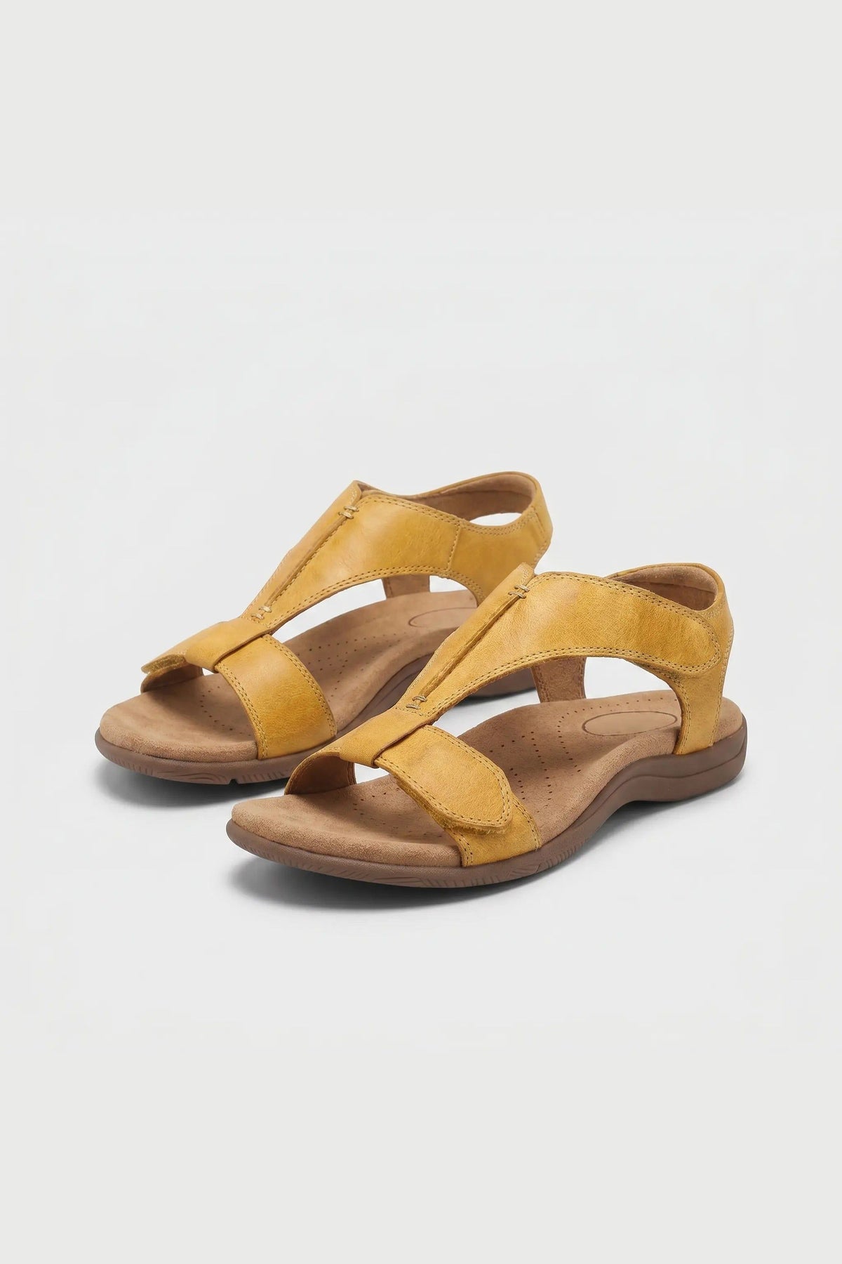 Sandalia ortopédica acolchada en amarillo