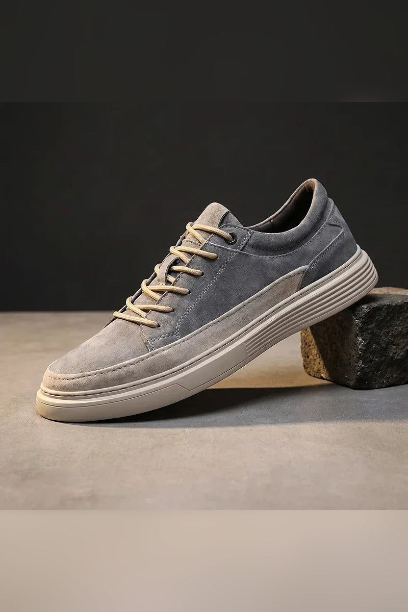 Zapatilla de ante con suela amortiguada en gris
