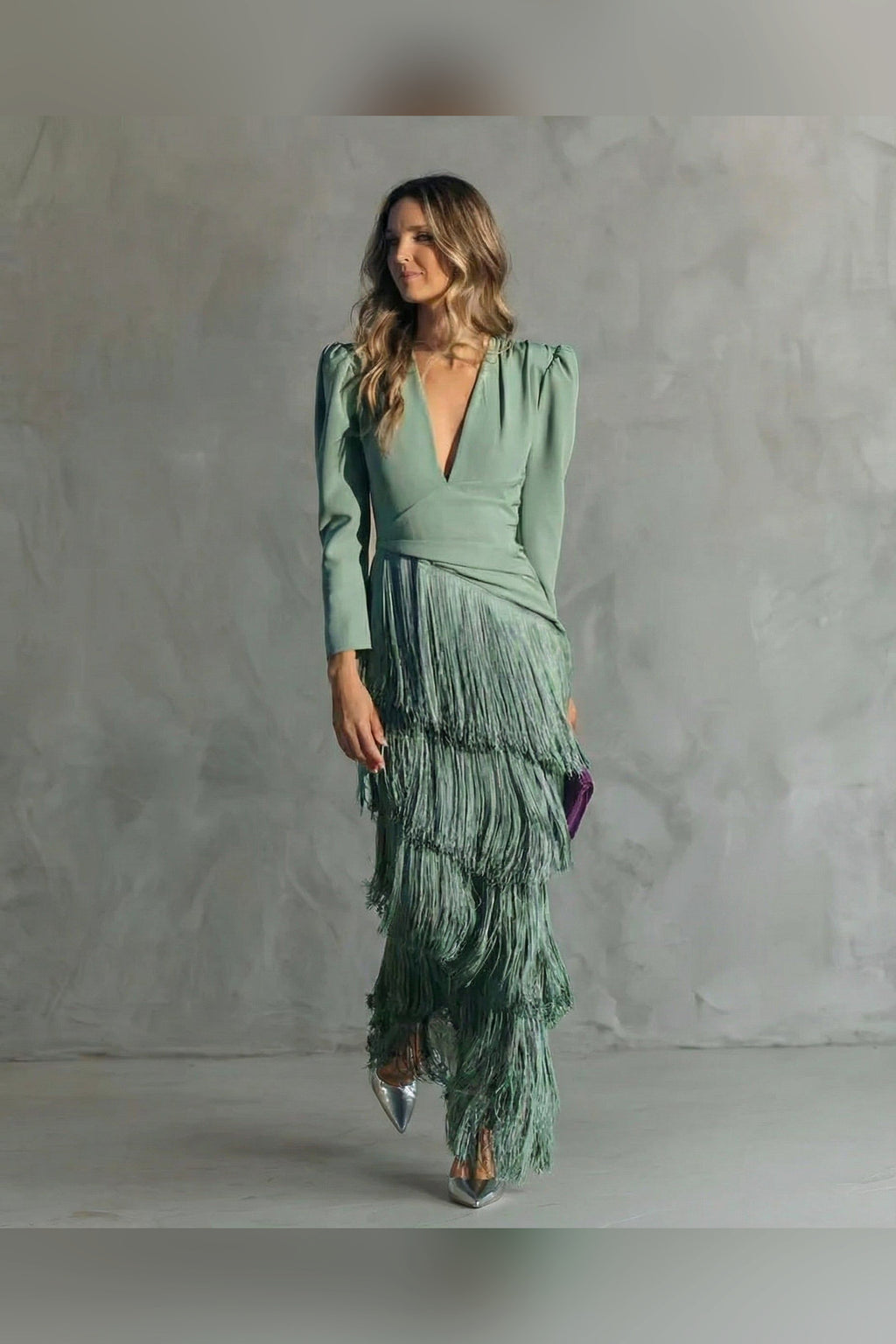 Vestido midi con flecos en verde claro