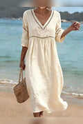 Vestido de algodón con escote de pico en blanco