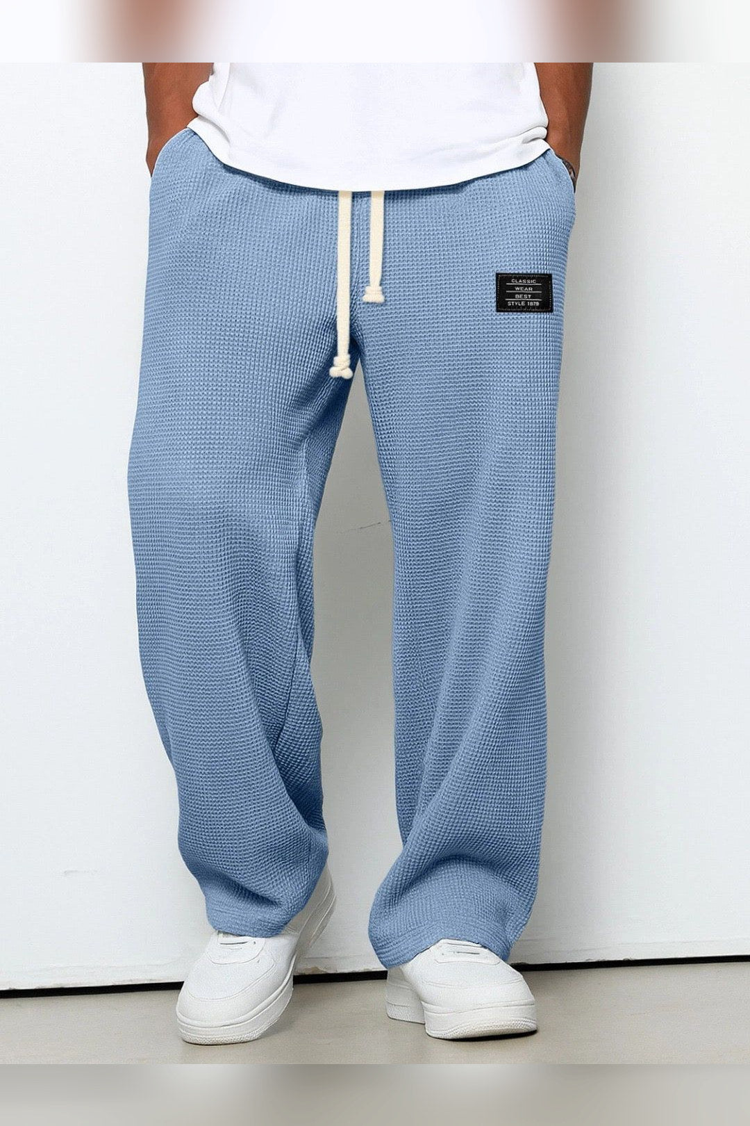 Pantalón de corte cómodo en azul cielo