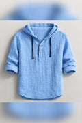 Camisa con capucha de media botonadura en azul