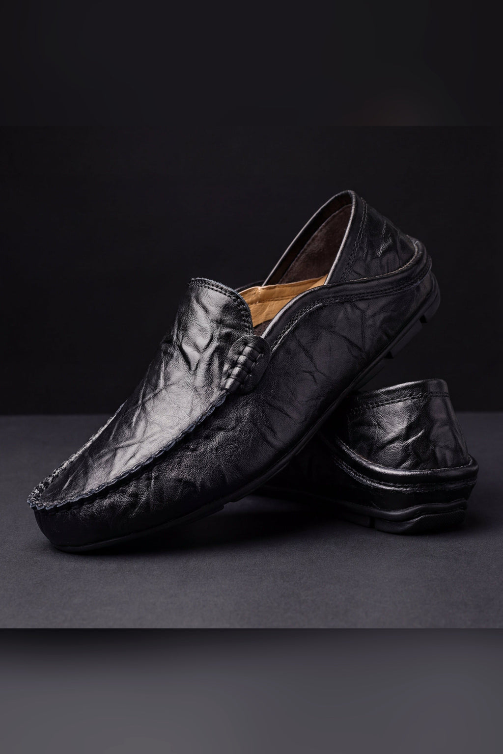 Mocasín de piel artesanal en negro