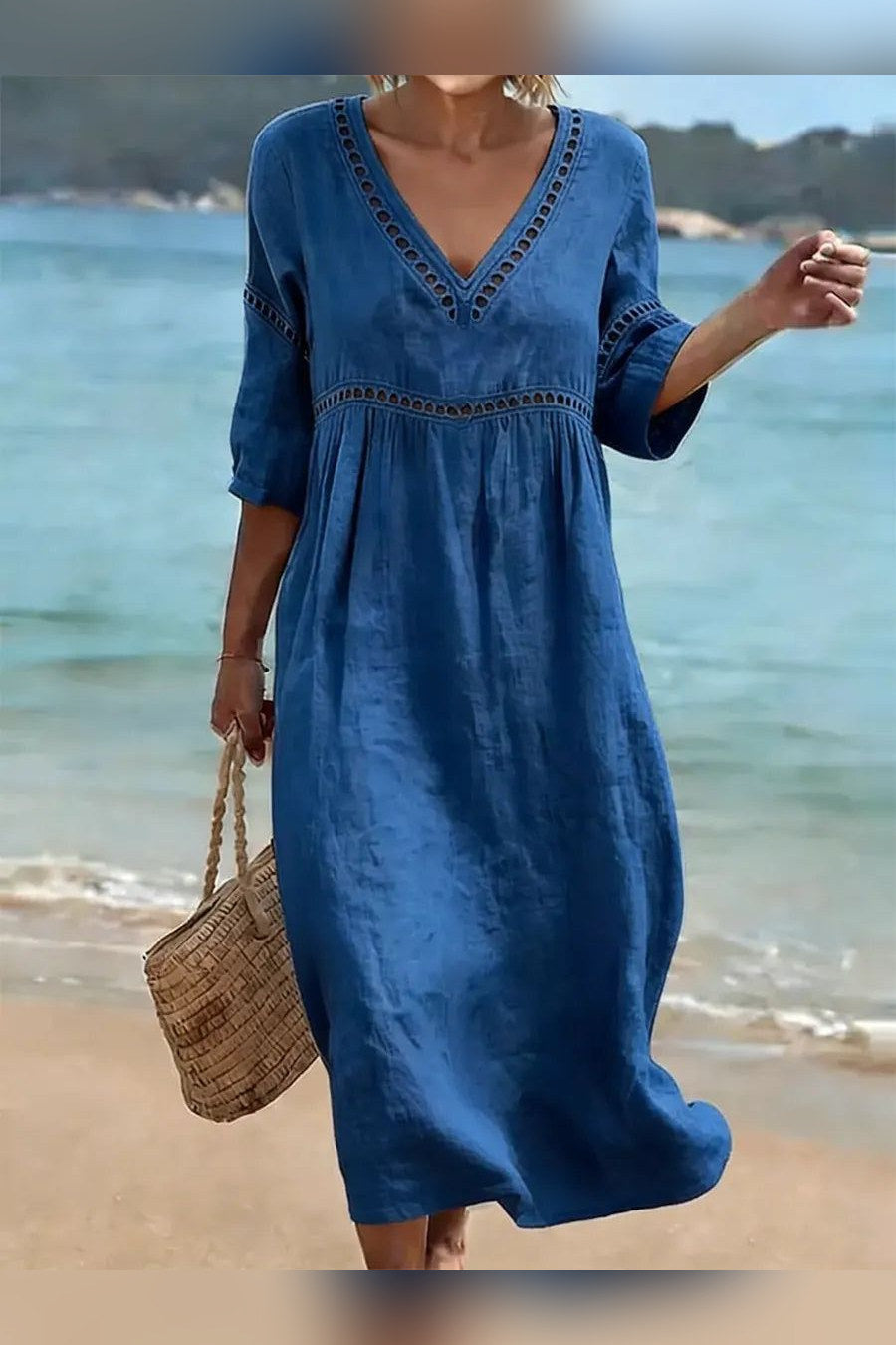 Vestido de algodón con escote de pico en azul