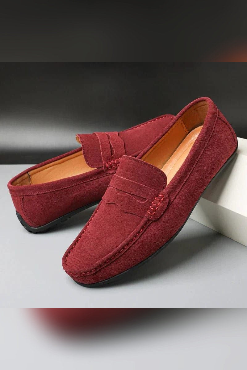 Mocasín con hebilla en rojo