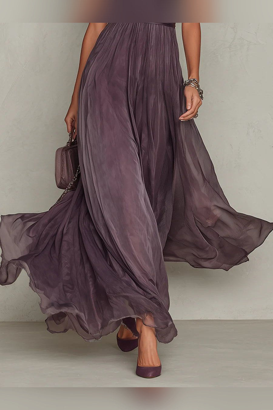 Vestido largo de gasa con encaje en violeta
