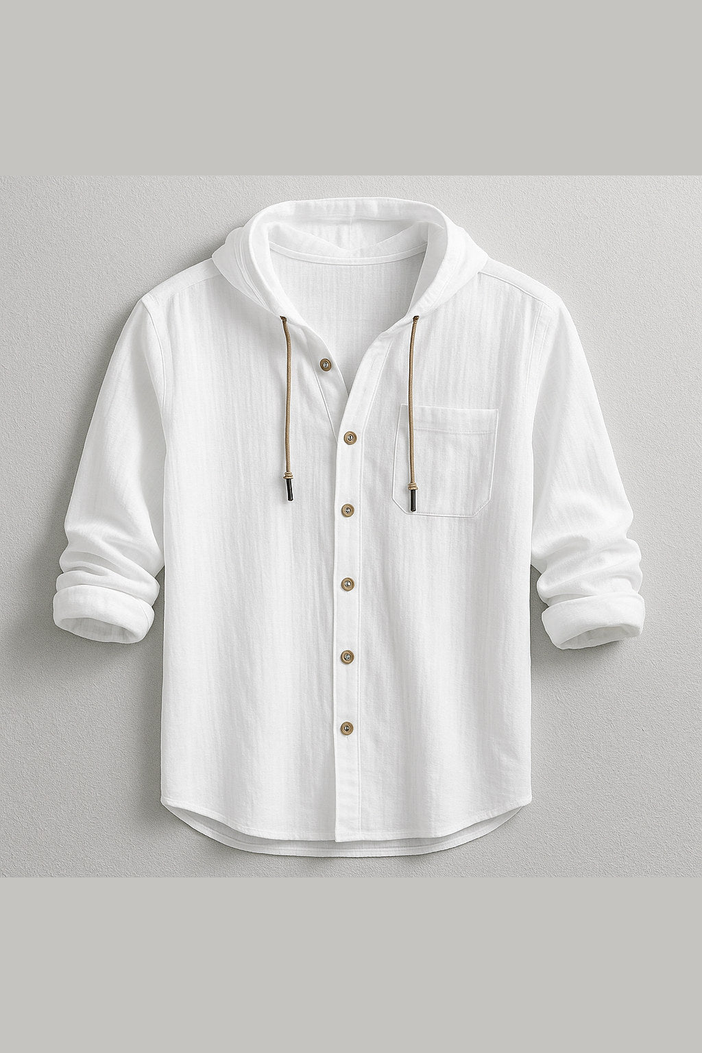 Camisa con capucha abotonada en blanco