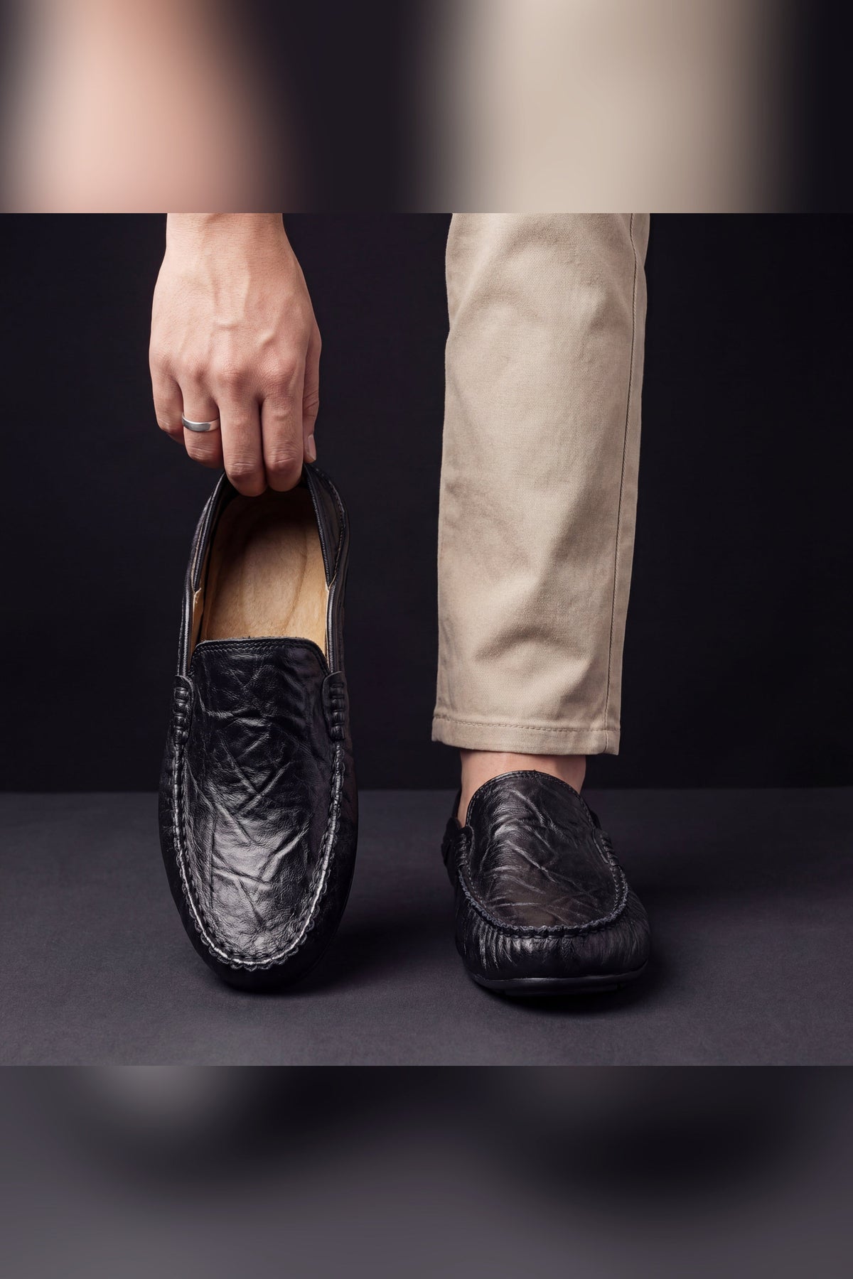 Mocasín de piel artesanal en negro