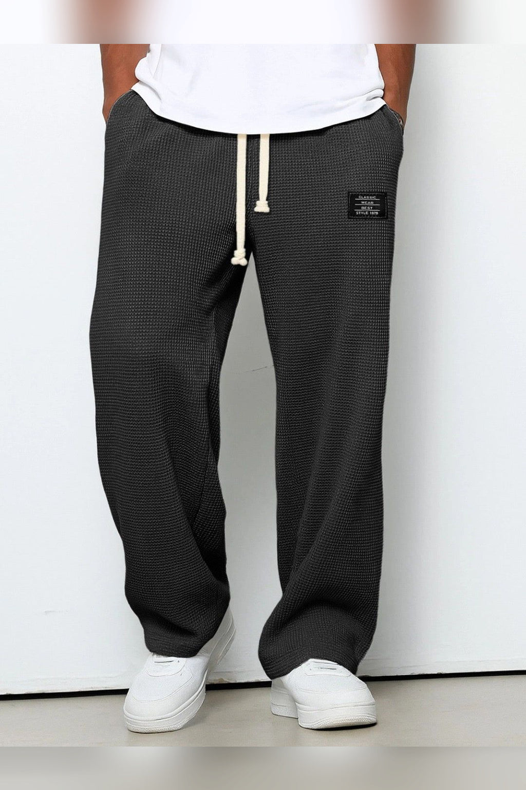 Pantalón de corte cómodo en negro