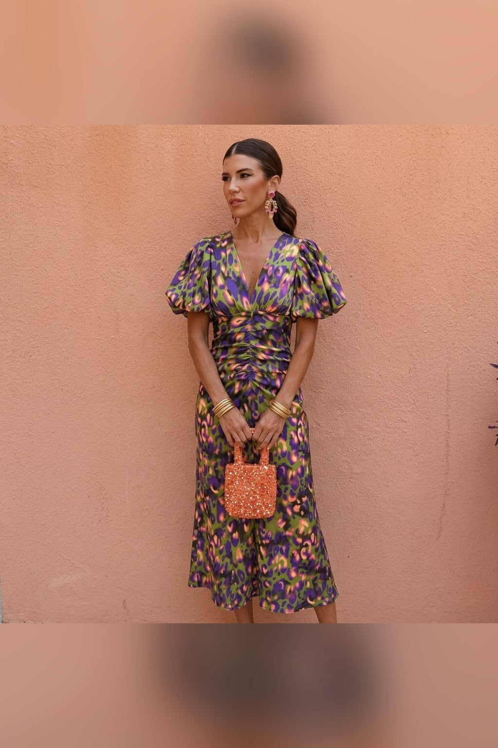Vestido de manga abullonada en verde/violeta