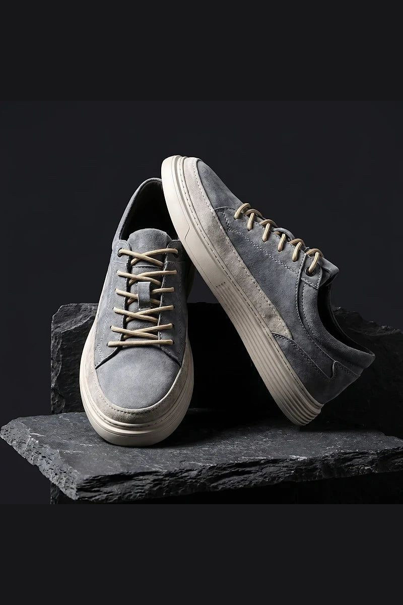 Zapatilla de ante con suela amortiguada en beige