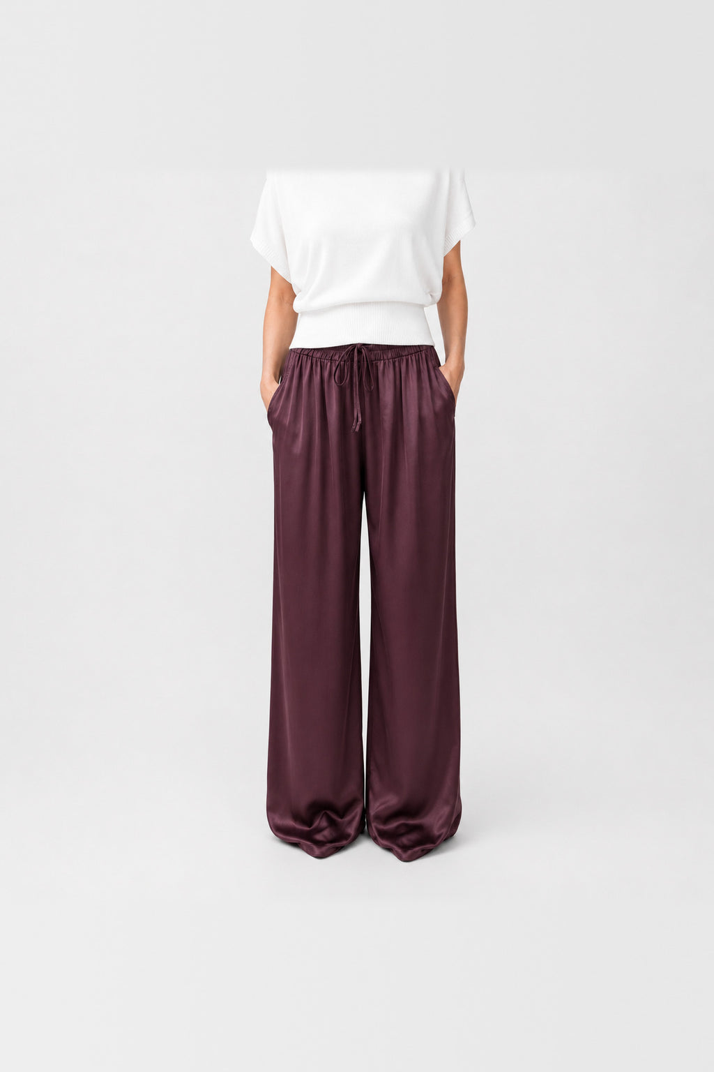 Pantalón de satén de pierna ancha en ciruela