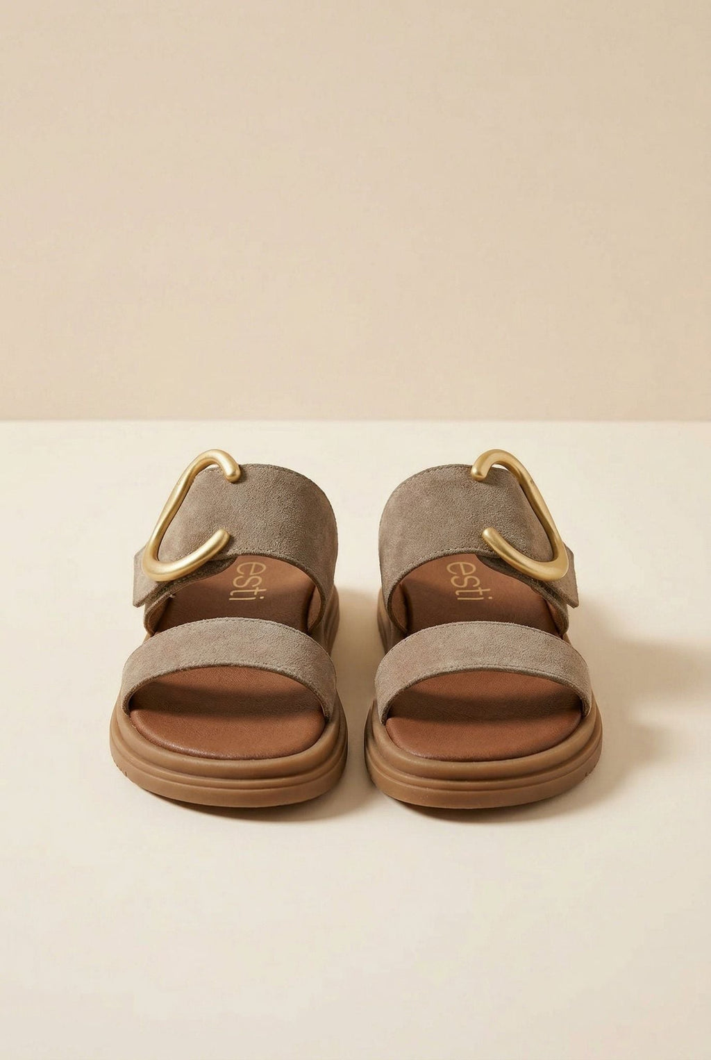 Sandalias de ante de tiras anchas en taupe