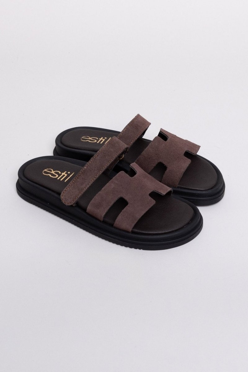 Sandalias de ante con velcro en marrón