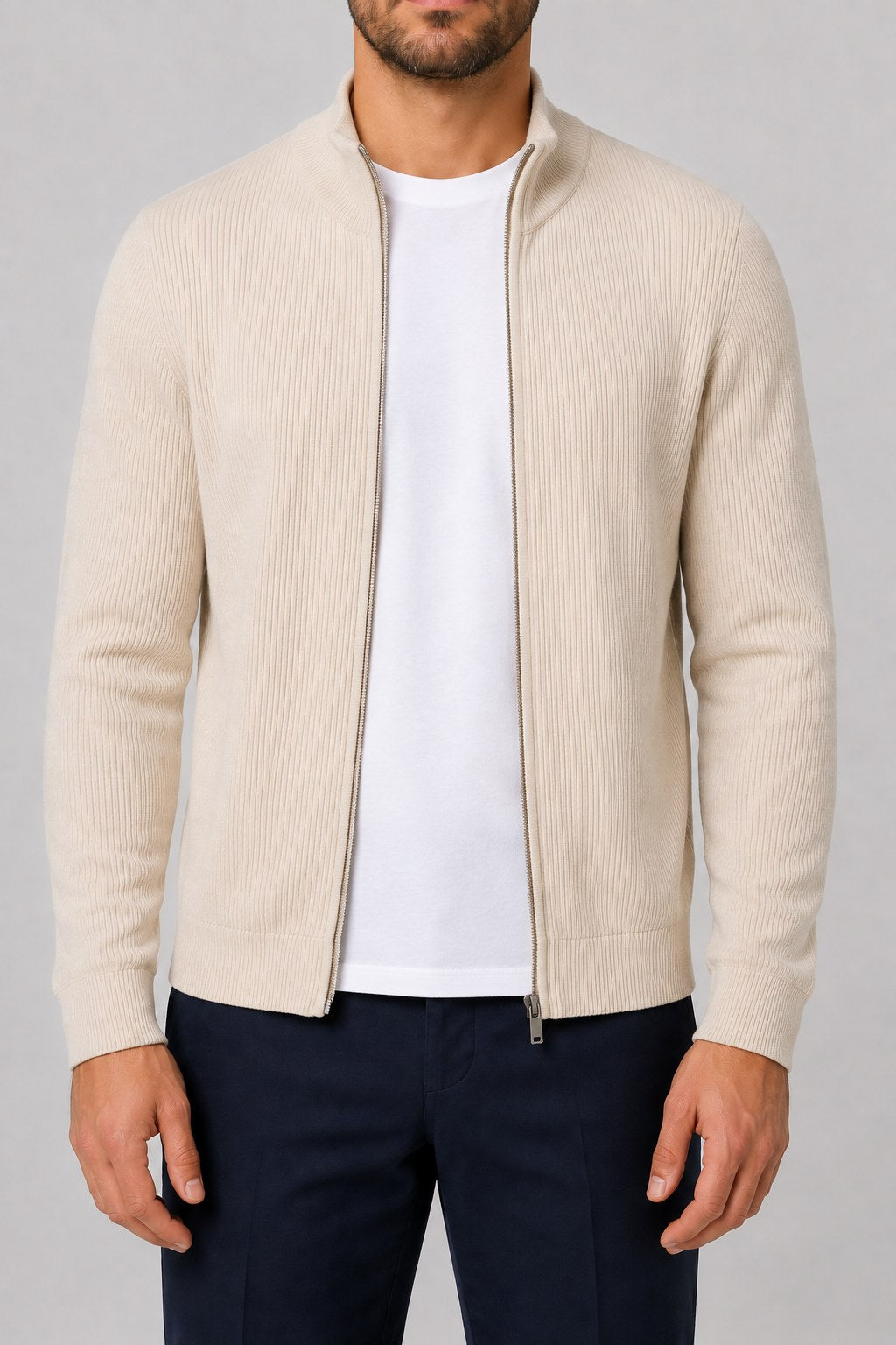 Cárdigan con cremallera en beige